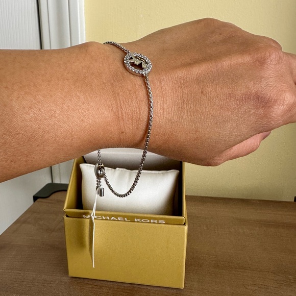 Michael Kors Signature Charm w/Stone Silver Bracelet, NWT - Picture 2 of 9